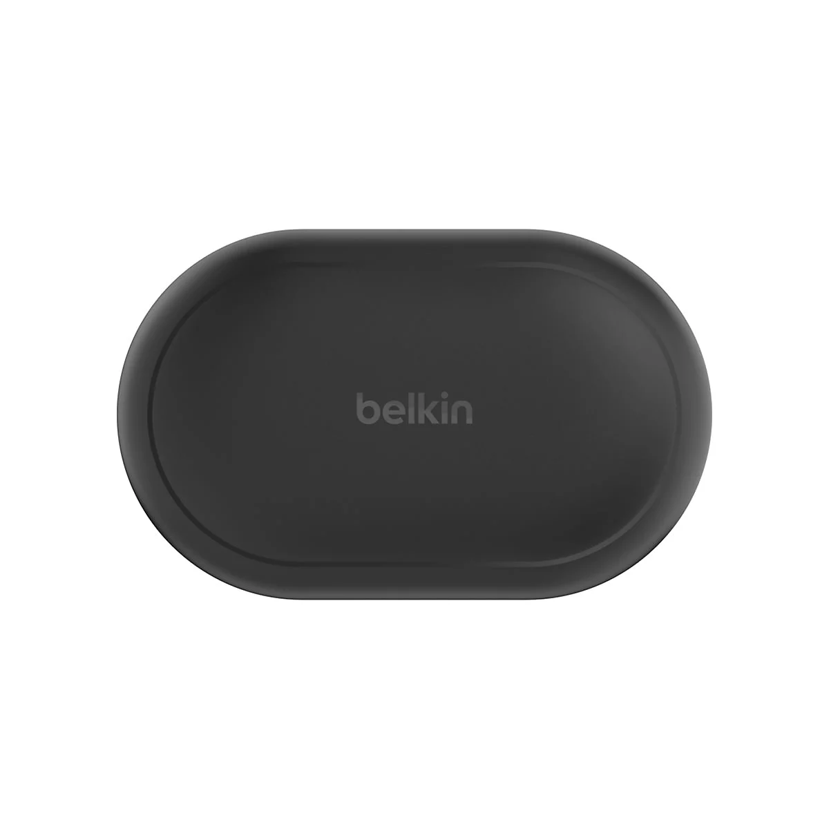 Étui de chargement Belkin noir ovale avec logo Belkin.