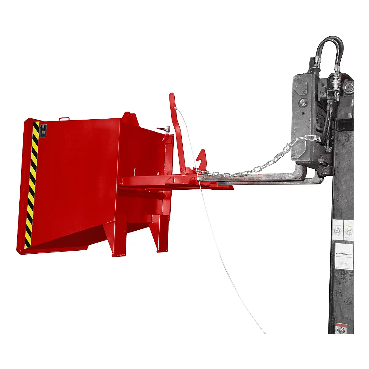 Fixation rouge de chariot élévateur reliée à un chariot élévateur. Marques jaune et noir.