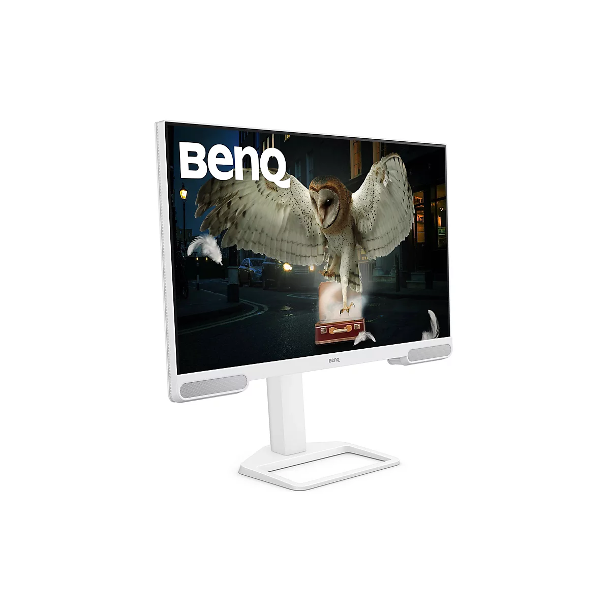 Moniteur BenQ blanc affichant une chouette dans une scène; des plumes flottantes, un coffre en dessous, une route pavée au premier plan.