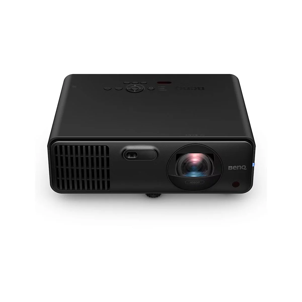 Schwarzer BenQ Projektor, Frontalansicht. Auf der Linse steht 1080P. Logo und Bedienelemente sind sichtbar.