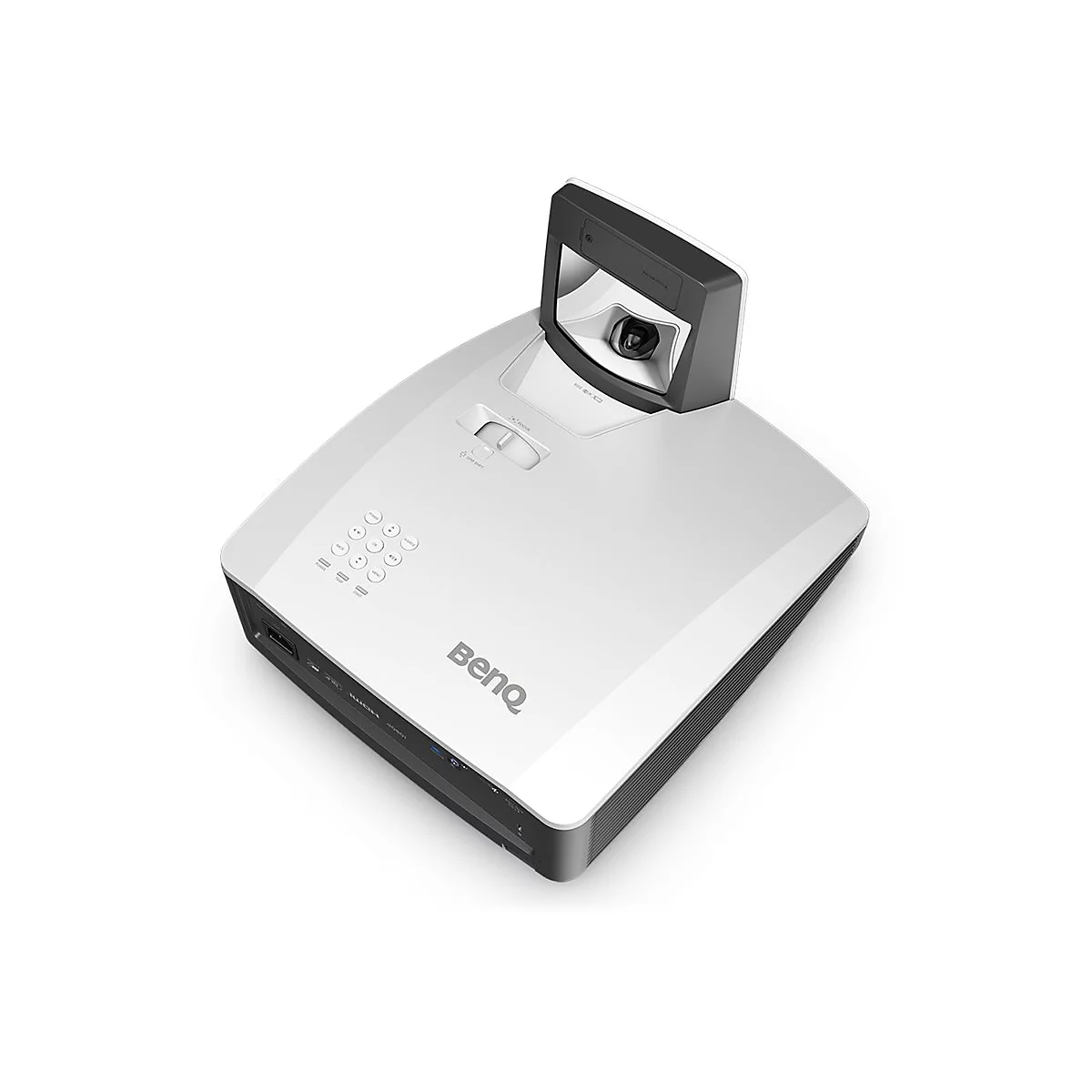 Weißer BenQ-Projektor, aus leicht erhöhter Perspektive fotografiert. Auf der Oberseite befinden sich Knöpfe und ein Objektiv.