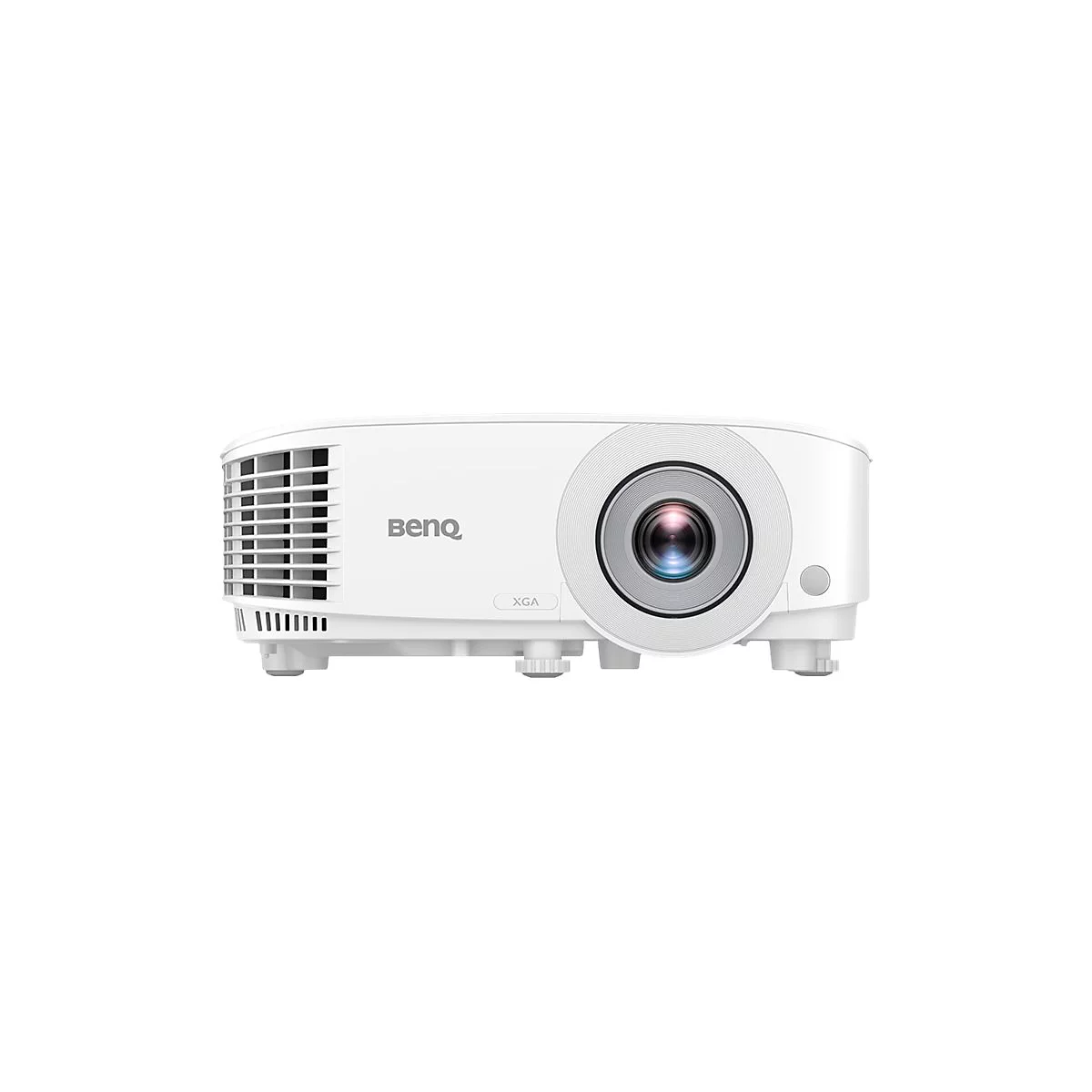 Weißer BenQ XGA-Projektor mit Fokus auf die Vorderseite inklusive Objektiv und Lüftungsschlitzen vor weißem Hintergrund.