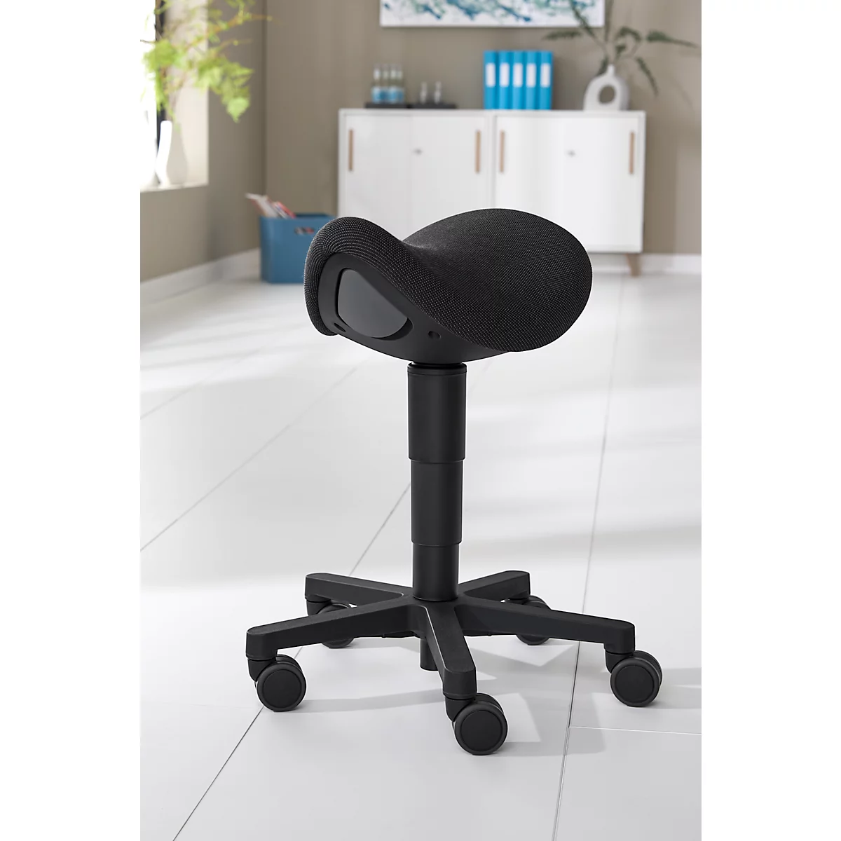 Bimos Sattelhocker, Sattelsitz, 3D-Sitzdynamik, Sitzhöhe 540-800 mm, Universalrollen Ø 65 mm, schwarz