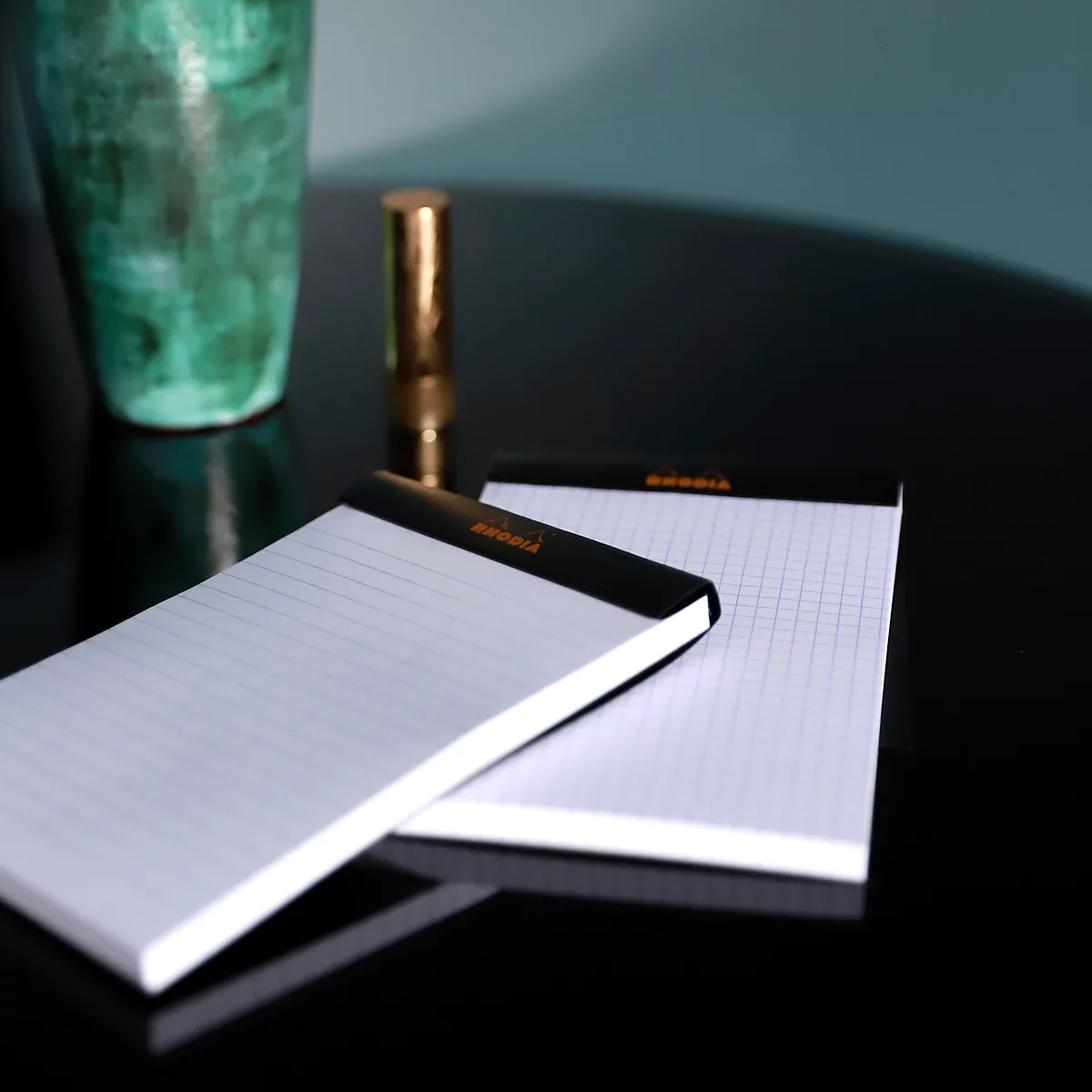 Bloc-notes Rhodia No.16, DIN A5, 80 feuilles, agrafé, dos cartonné, 80 g/m², ligné, avec marge, noir