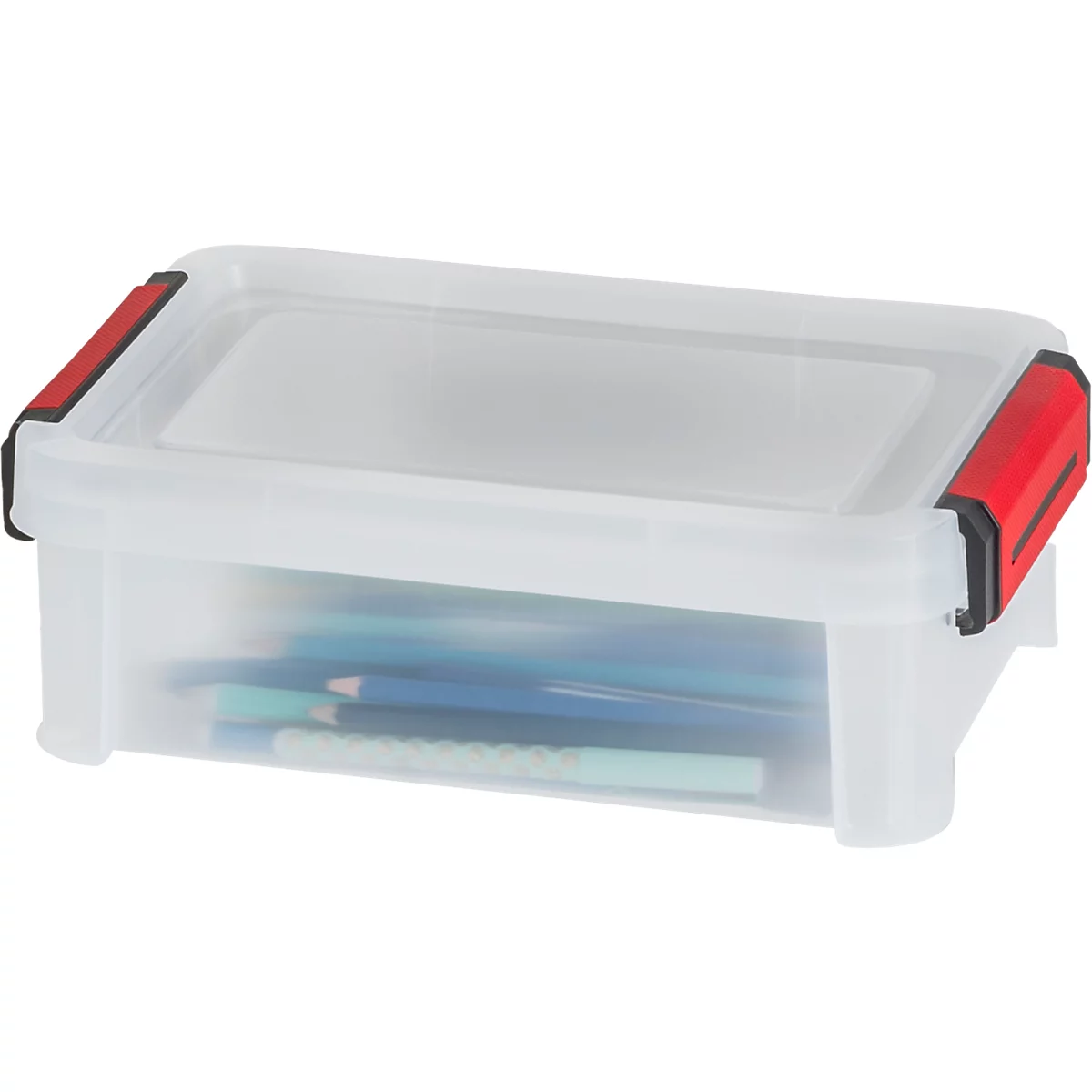 Boîte en plastique transparent avec fermeture de couvercle rouge, remplie de stylos.