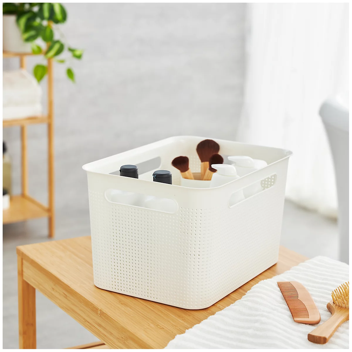 Boîte de rangement Rotho BRISEN, volume 16 l, structure perforée, empilable, sans couvercle, L 360 x l 262 x H 211 mm, PP recyclé, blanc