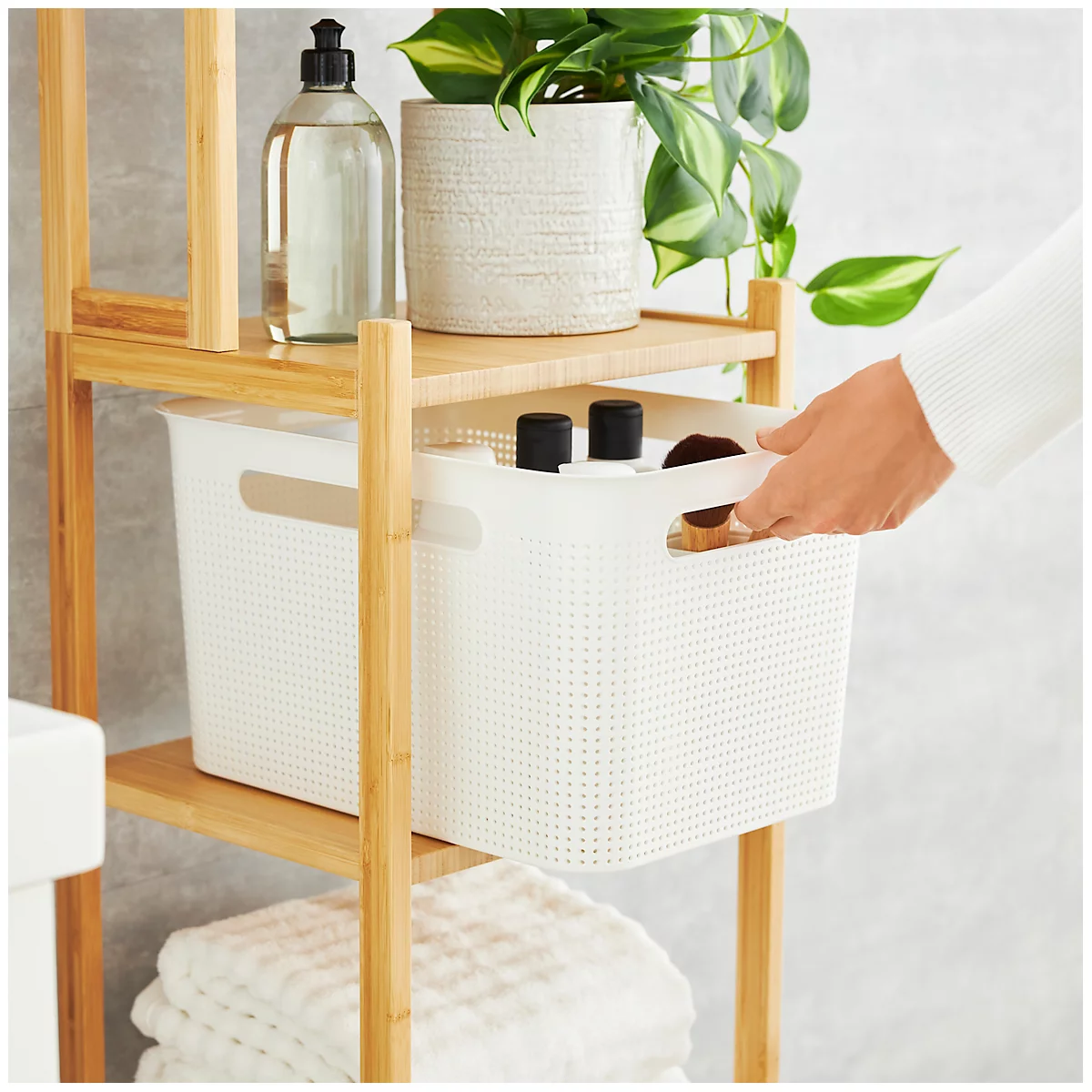 Boîte de rangement Rotho BRISEN, volume 16 l, structure perforée, empilable, sans couvercle, L 360 x l 262 x H 211 mm, PP recyclé, blanc