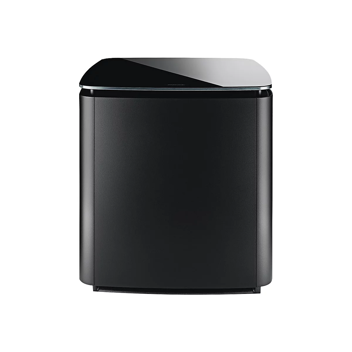 Schwarzer, quaderförmiger Subwoofer mit glänzender Glasoberfläche auf weißem Hintergrund.