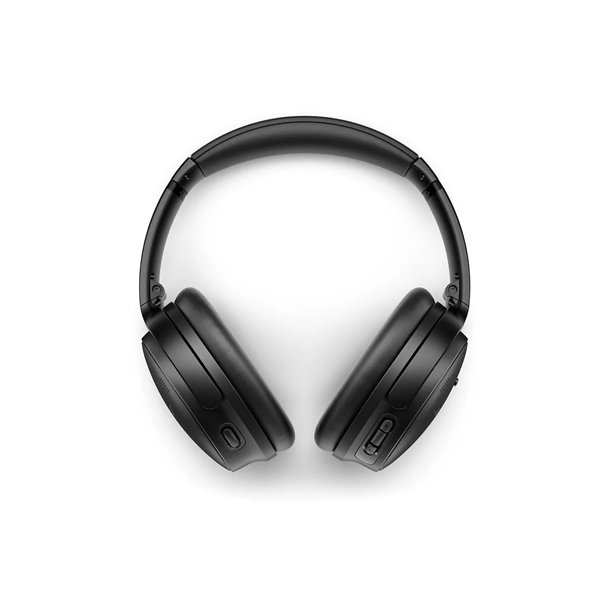 Schwarze Over-Ear-Kopfhörer vor weißem Hintergrund von vorne gesehen.