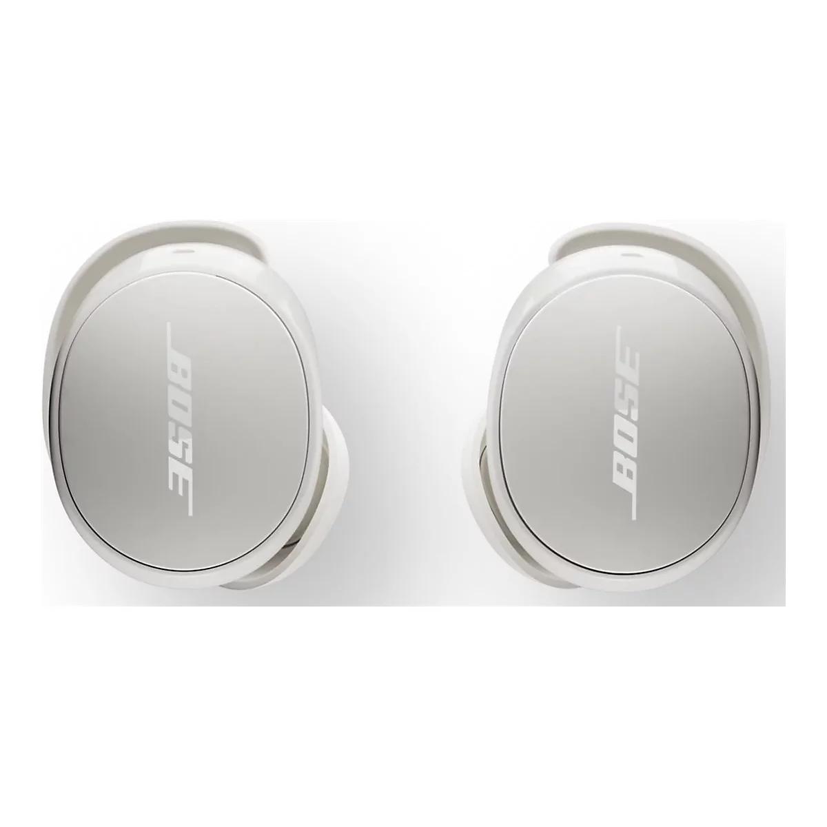 Zwei weiße Bose In-Ear-Kopfhörer vor weißem Hintergrund mit gut sichtbarem Bose-Logo.