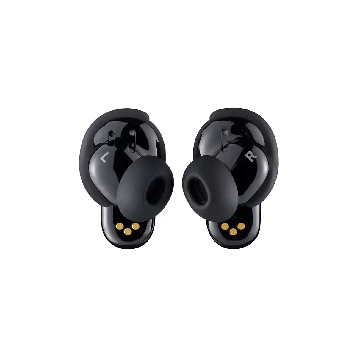 Zwei schwarze In-Ear-Kopfhörer mit Silikonaufsätzen vor weißem Hintergrund. Die Kennzeichnungen L und R sind sichtbar.
