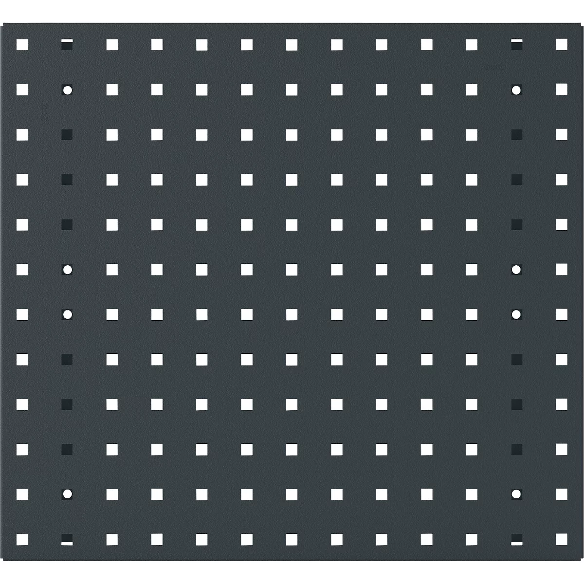 Dunkelgraue quadratische Tafel mit quadratischen und runden Löchern in gleichmäßiger Anordnung.