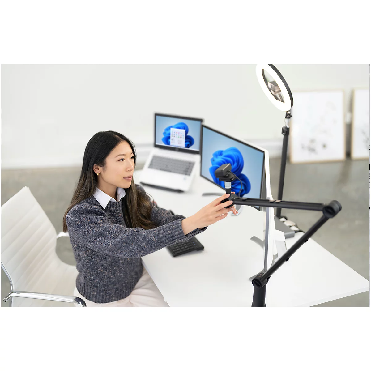 Bras pivotant Kensington A1020, support de bureau, pour microphones/webcams/systèmes d'éclairage, passage de câbles, noir