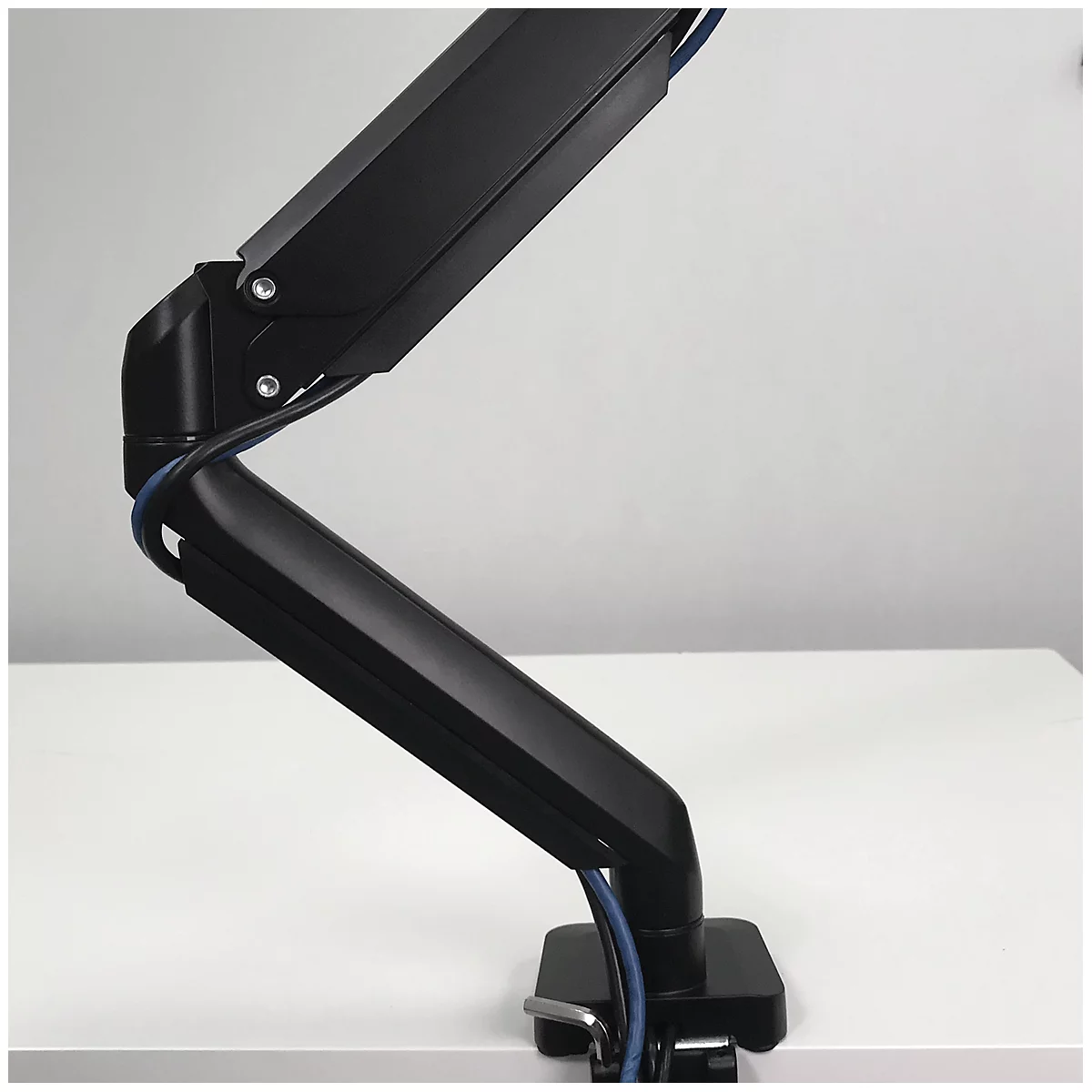 Bras pour écran triple Fellowes Platinum, jusqu'à 27' de largeur, VESA, rotatif/pivotant/inclinable, réglable en hauteur et en profondeur, noir