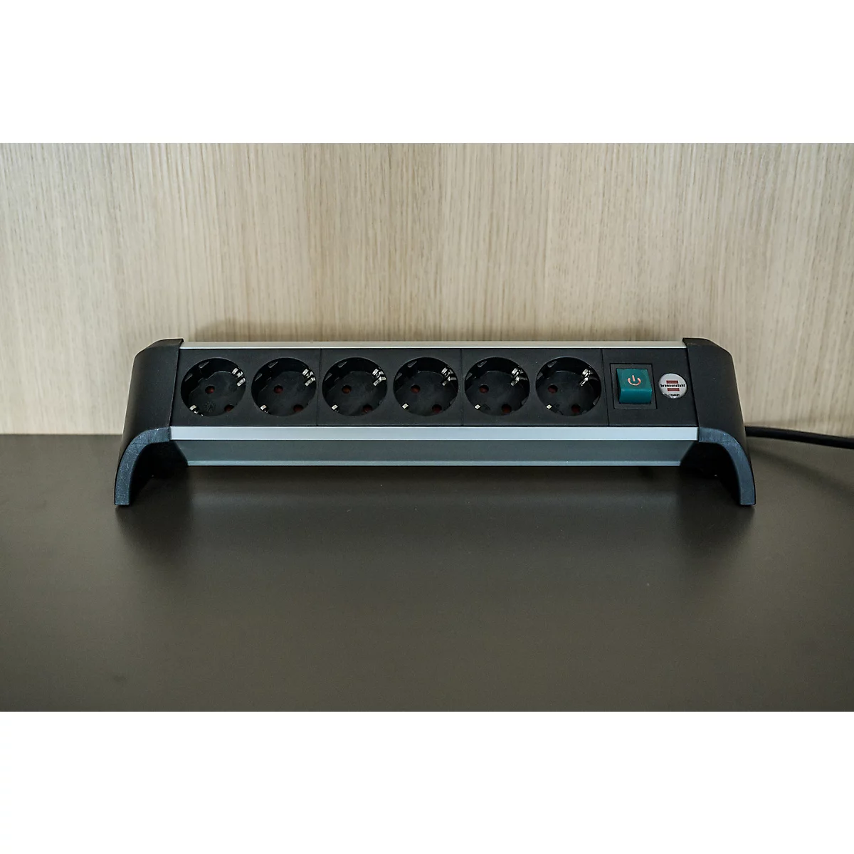 Brennenstuhl Alu-Office-Line bloc 6 prises, 6 prises avec contact de protection, disposition à 45°, 3 m de câble, L 385 x l 115 x P 105 mm, noir/argenté