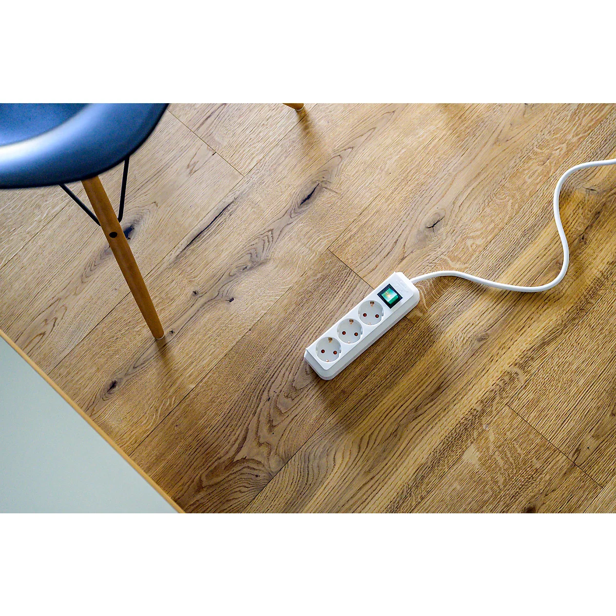 Brennenstuhl Eco-Line contactdoosstrook, 3 contactdozen met randaarde, 45° opstelling, verhoogde aanrakingsbeveiliging, 5 m snoerlengte, L 215 x B 95 x D 60, wit
