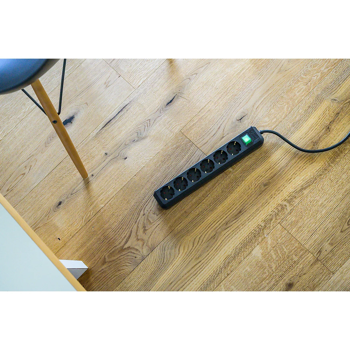 Brennenstuhl Eco-Line contactdoosstrook 6-voudig, 1,5 m kabel, 45° opstelling, verhoogde aanrakingsbeveiliging, L 360 x B 90 x D 65 mm, zwart