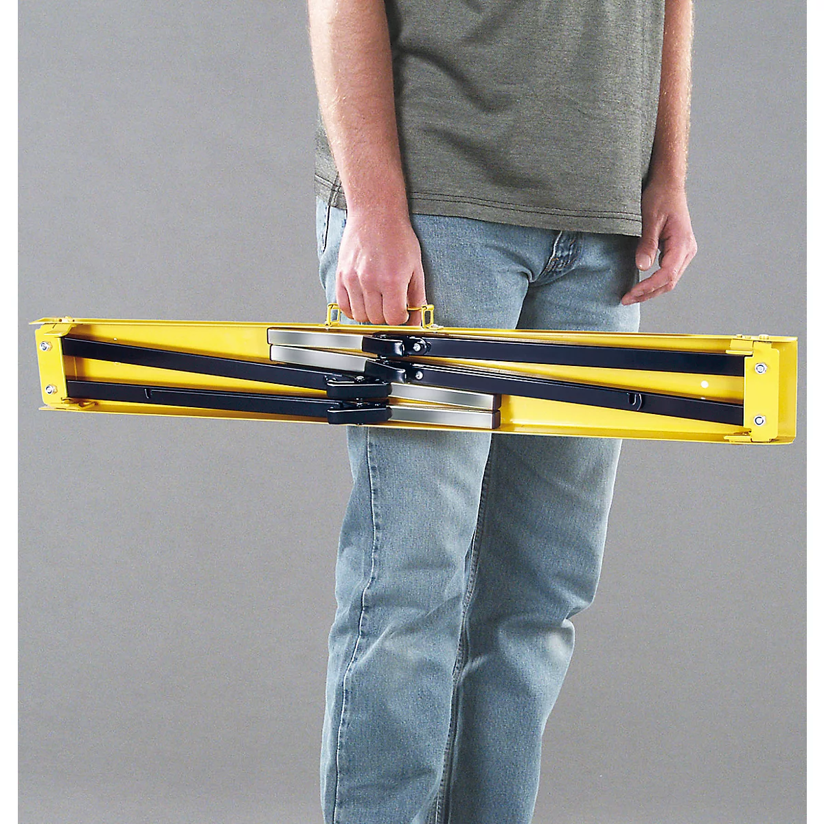 Brennenstuhl Falt-Arbeitsbock MB 120 KH, höhenverstellbar, bis 120 kg, klappbar, mit Tragegriff, rutschsichere Auflage, Schutzkappen, B 980 x H 75 x T 120 mm, schwarz/gelb