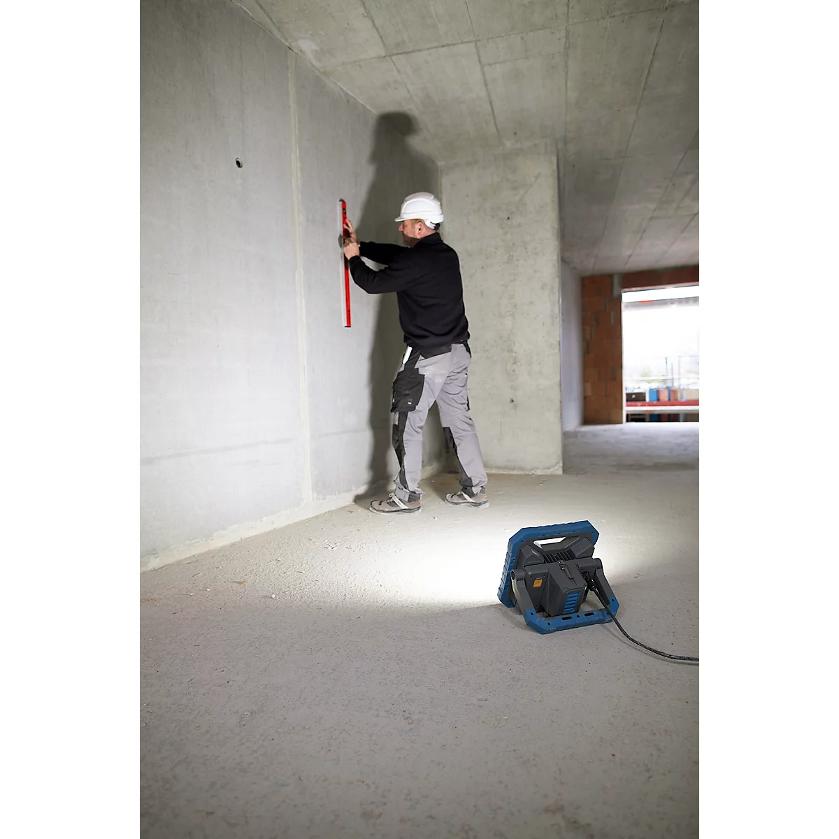 Brennenstuhl LED hybride werklamp BS 8050 MH, 82 W, batterij en netvoeding, dimbaar, 7900 lm, 5000K, IP55, L 310 x B 310 x H 180 mm, blauw/grijs
