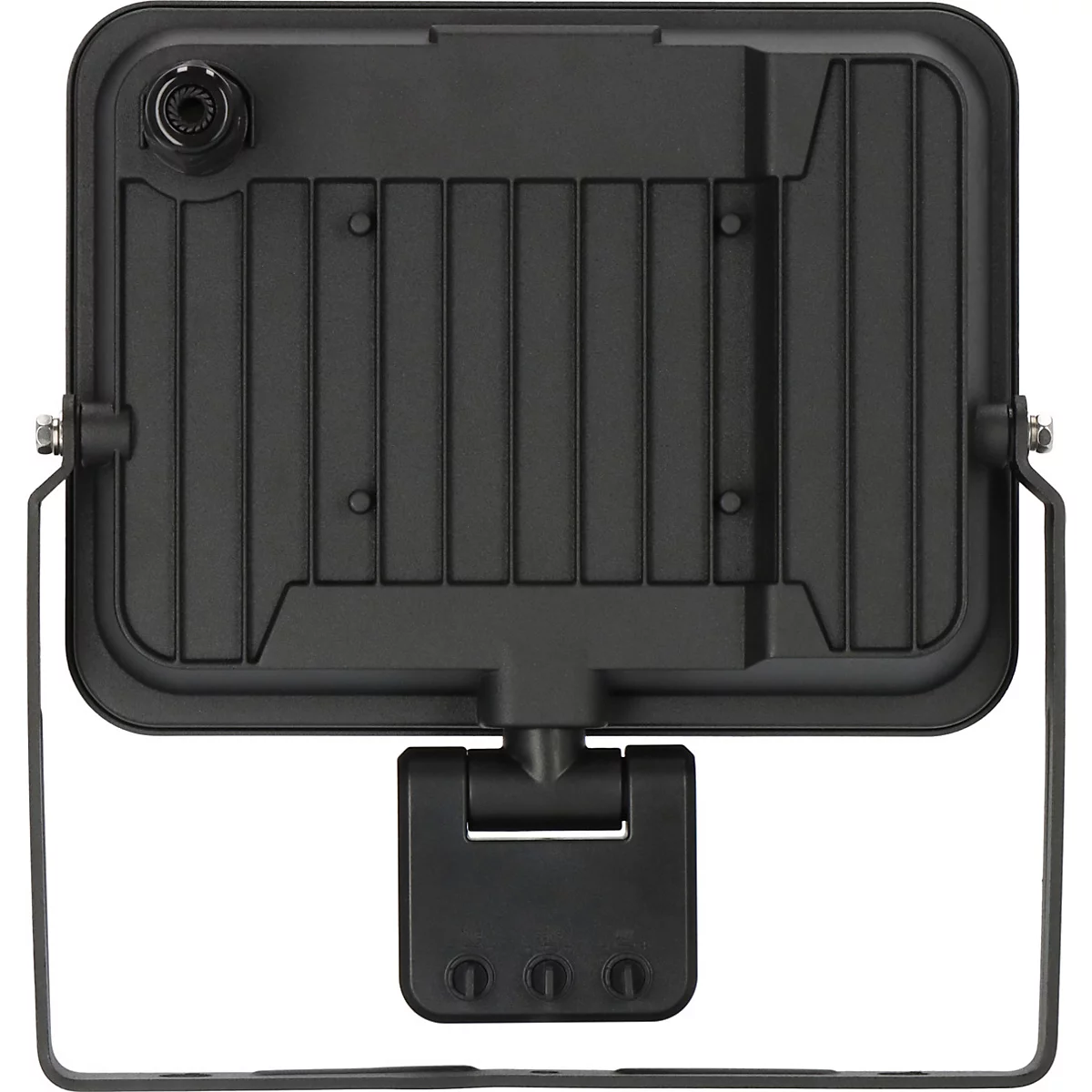 Gros plan d'un lampadaire extérieur noir. L'accent est mis sur le connecteur et la surface rainurée.