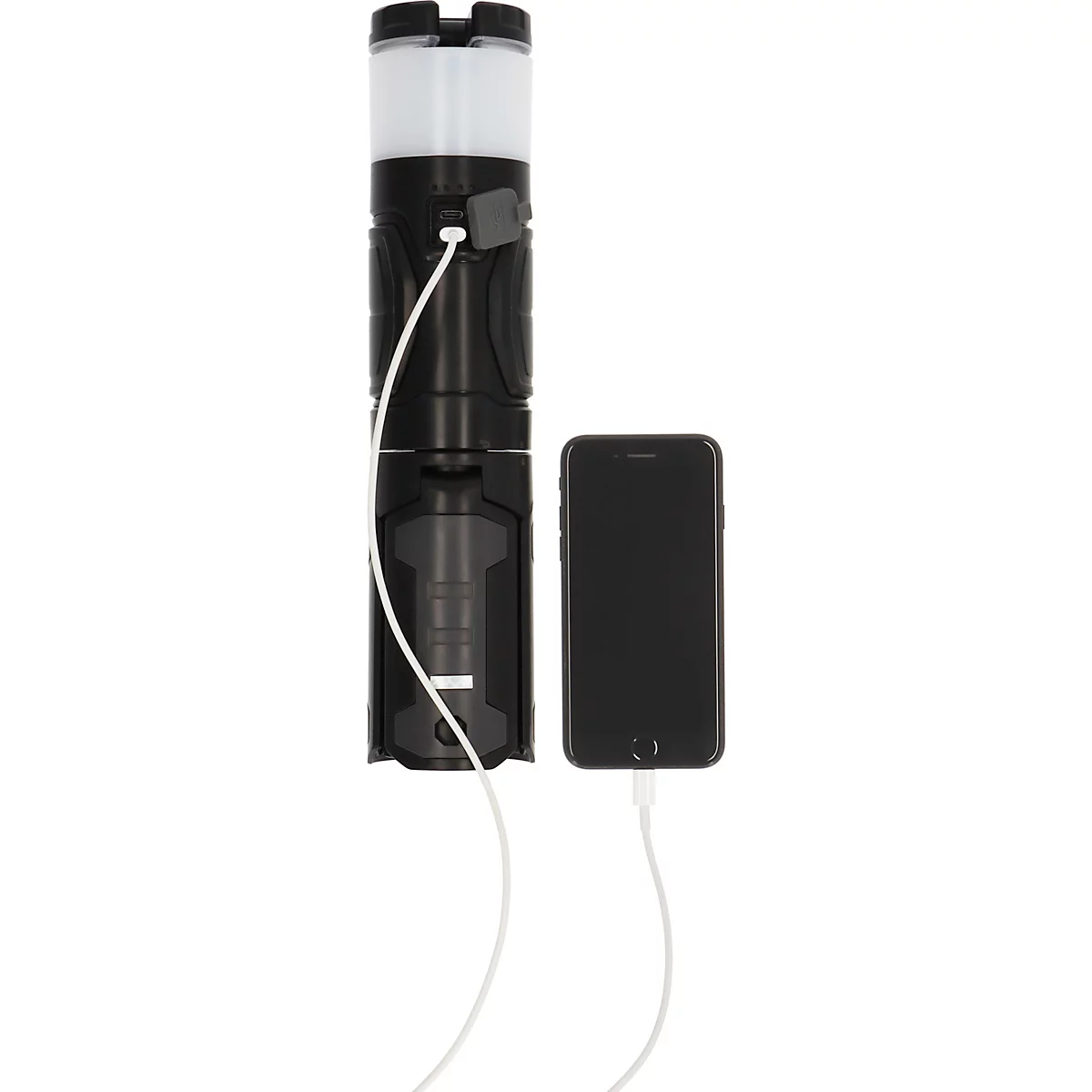 Eine schwarze Lampe lädt ein schwarzes Smartphone mit weißem Kabel auf. Die Lampe ist mehrteilig, mit einer weißen Lichtquelle oben.