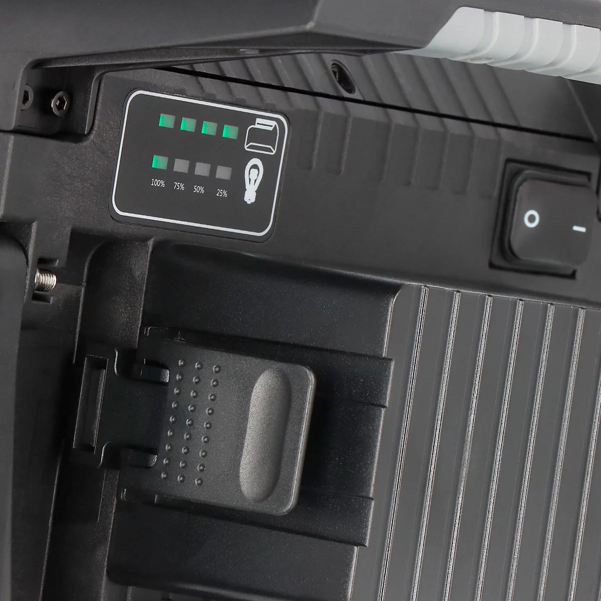 Brennenstuhl Multi Battery LED Akku Strahler 3000 MA, 3150 lm, 4 Schaltstufen, Kippschutzfunktion, mit Griff, Akku-Statusanzeige, IP65, schwarz