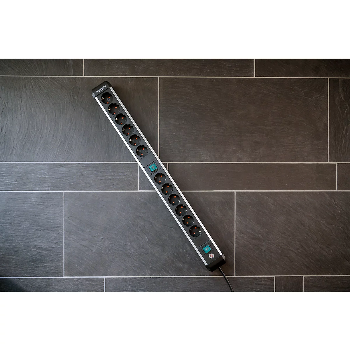 Brennenstuhl Premium-Alu-Line contactdoosstrook, 12-voudig, aluminium, 3m kabel, verlichte veiligheidsschakelaar, 45° opstelling, zwart/zilver