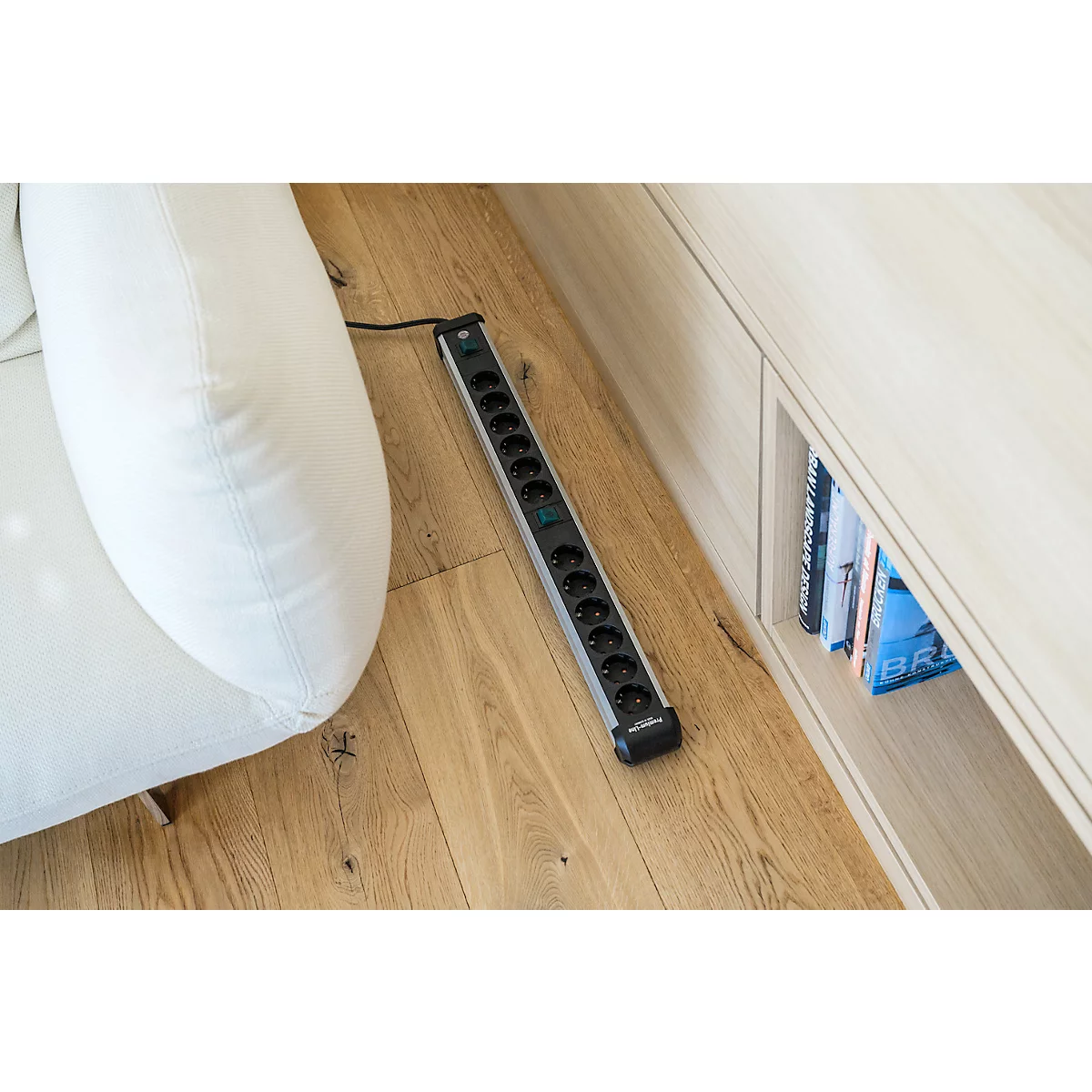 Brennenstuhl Premium-Alu-Line contactdoosstrook, 12-voudig, aluminium, 3m kabel, verlichte veiligheidsschakelaar, 45° opstelling, zwart/zilver