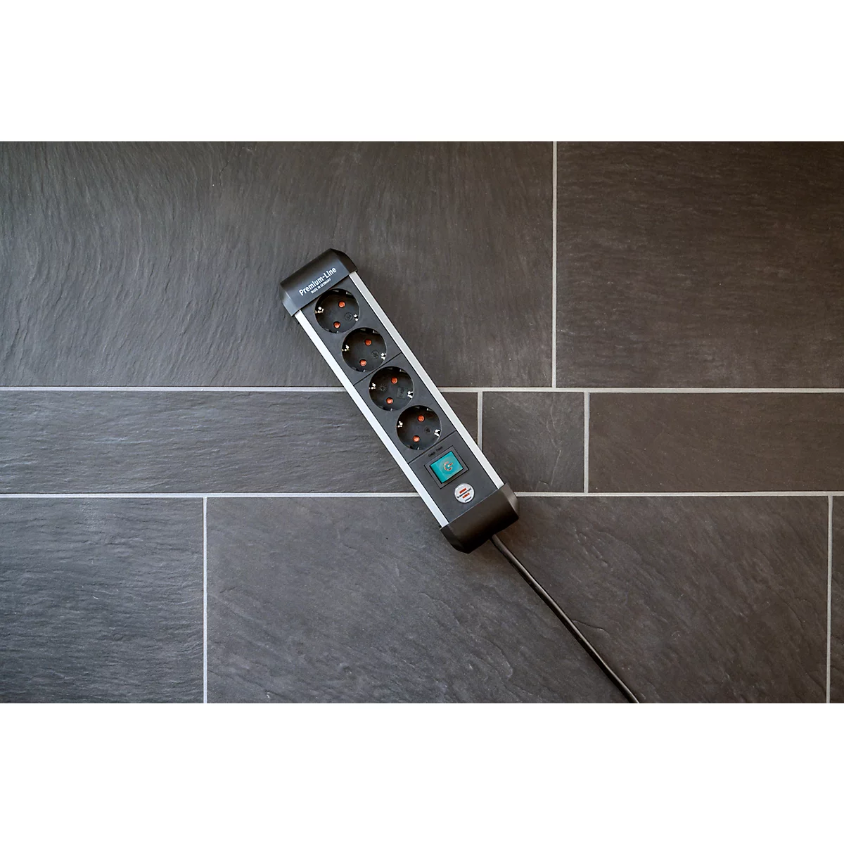 Brennenstuhl Premium-Alu-Line contactdoosstrook, 4-voudig, aluminium, 1,8m kabel, verlichte veiligheidsschakelaar, 45° opstelling, zwart/zilver