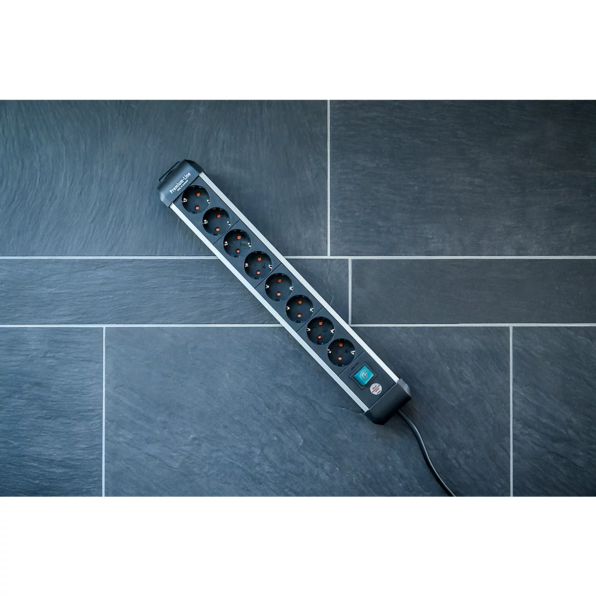 Brennenstuhl Premium-Alu-Line contactdoosstrook, 8-voudig, aluminium, 3m kabel, verlichte veiligheidsschakelaar, 45° opstelling, zwart/zilver
