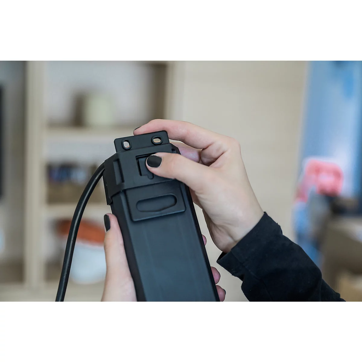 Brennenstuhl Premium-Line 6er-Steckdosenleiste, 1,8 m Kabel, 26.000A Überspannungsschutz, Sicherheitsschalter, L 515 x B 67 x T 90 mm, schwarz