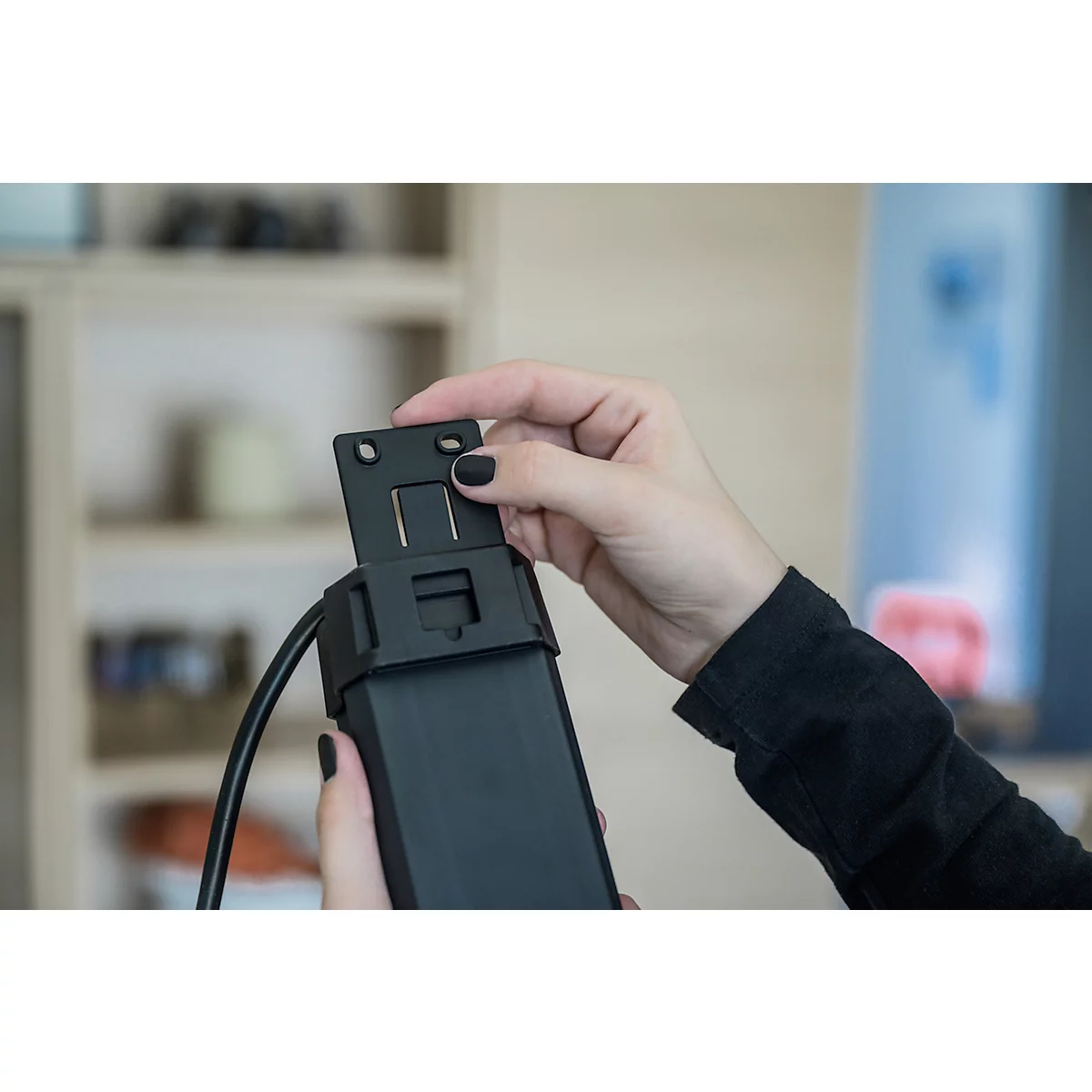 Brennenstuhl Premium-Line 6er-Steckdosenleiste, 1,8 m Kabel, 26.000A Überspannungsschutz, Sicherheitsschalter, L 515 x B 67 x T 90 mm, schwarz