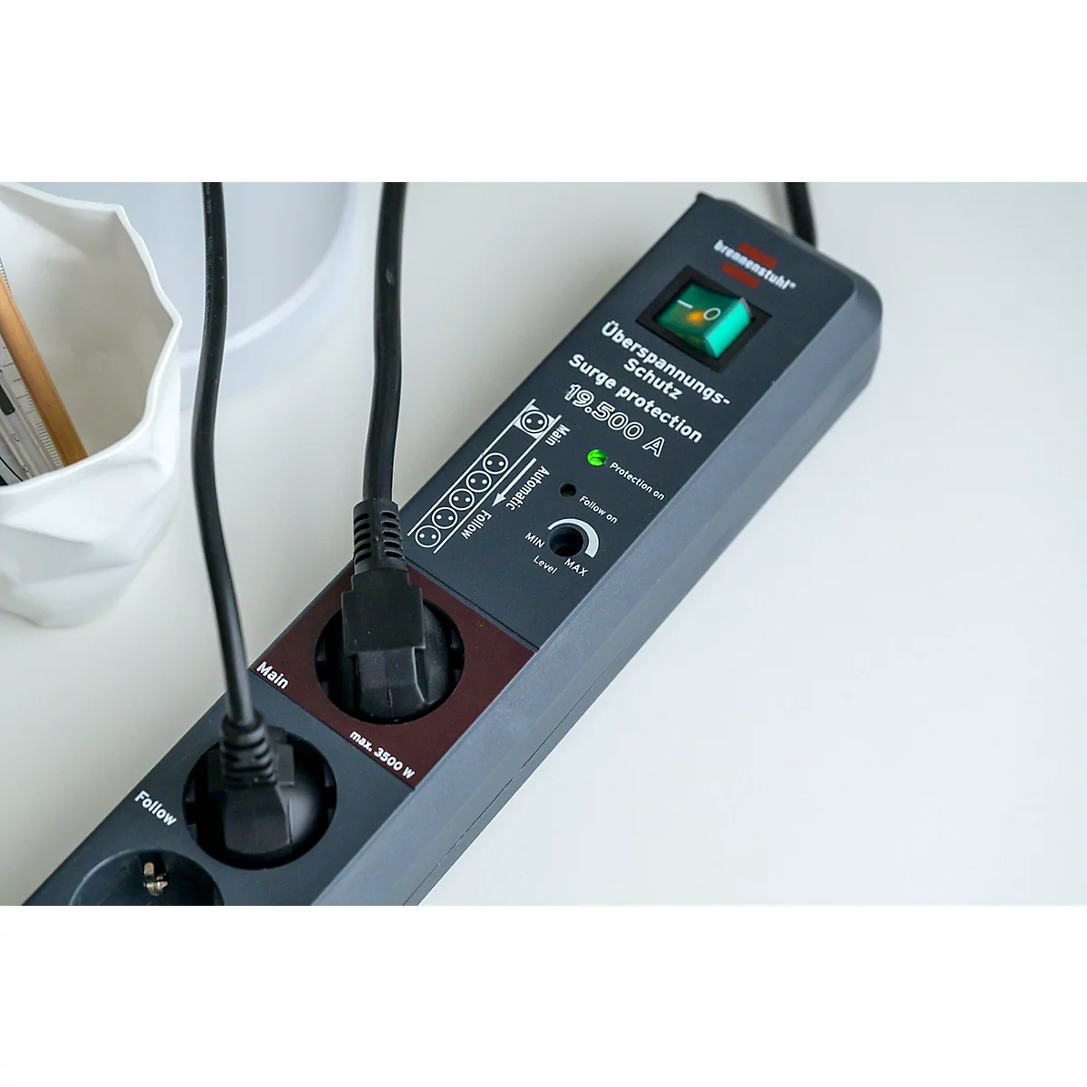 Brennenstuhl Secure-Tec 6-fach-Steckdosenleiste, Sicherheitsschalter, Automatik-Schaltsystem, Überspannungsschutz bis 19.500 A, 3 m Kabel, L 485 x B 65 x T 105 mm, anthrazit