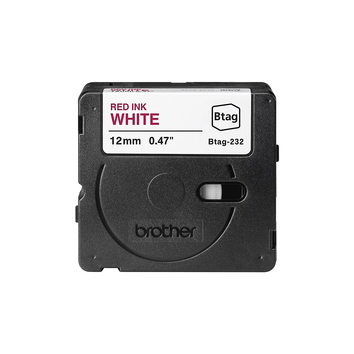 Schwarze Beschriftungskassette mit weißem Etikett, rot-weißer Aufdruck: "RED INK WHITE 12mm 0.47". Logo "Btag".