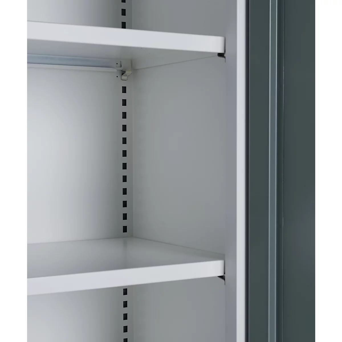 Büroschrank, 5 OH, abschließbar, mit aufliegenden Türen, B 800 mm, Basaltgrau/Weißalu