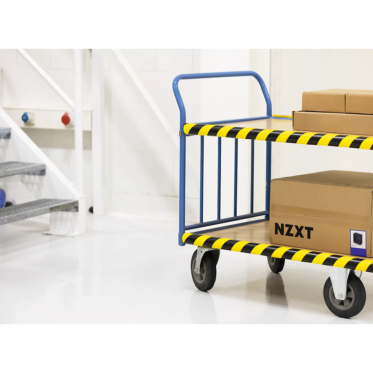 Buisbeschermingsprofiel Durable P30, zelfklevend, voor binnen en buiten, voor buizen met ⌀ 20-40 mm, L 1000 mm, PU schuim, geel/zwart