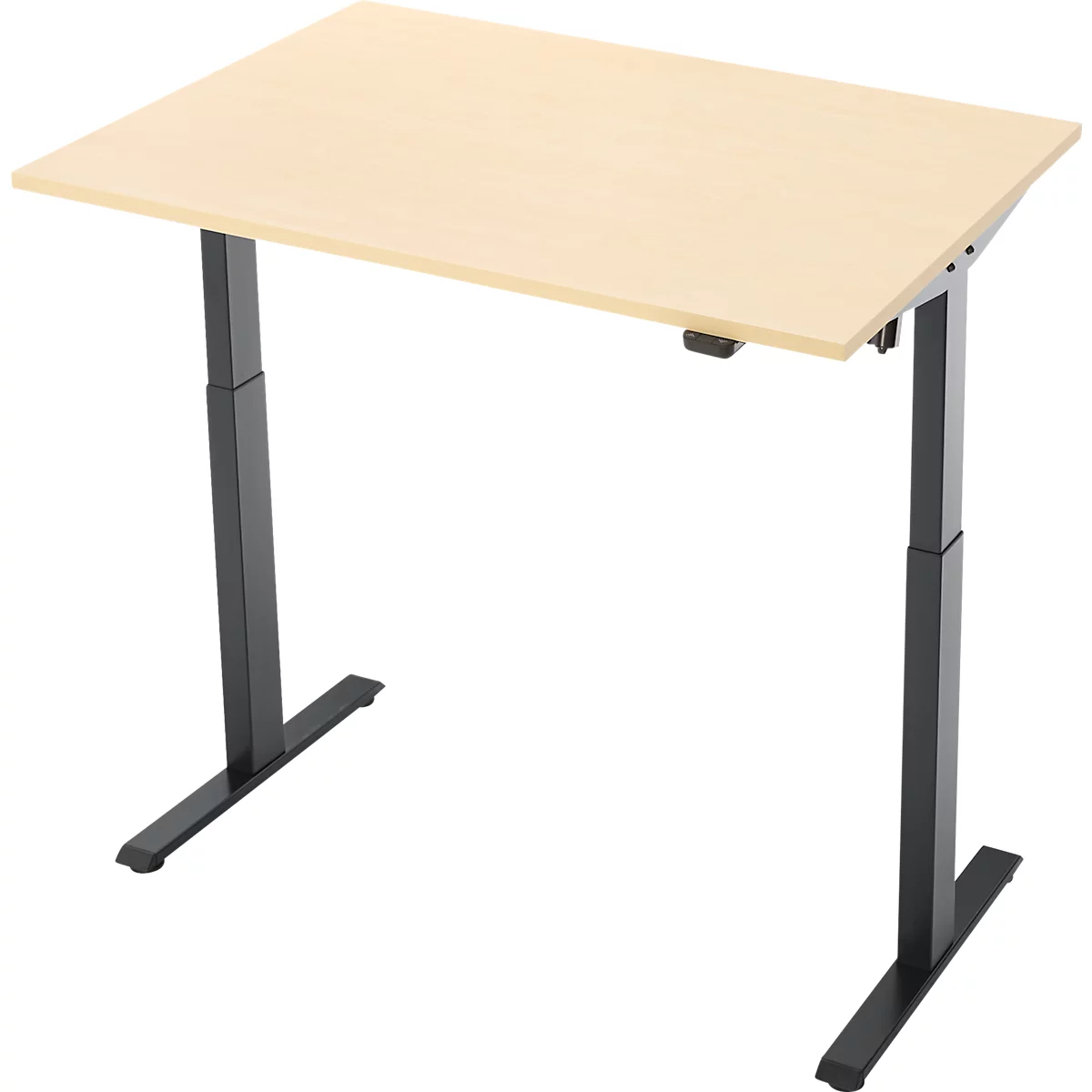 Een in hoogte verstelbaar bureau met een lichtbruin tafelblad en zwarte, rechthoekige poten die aan het tafelblad zijn bevestigd.