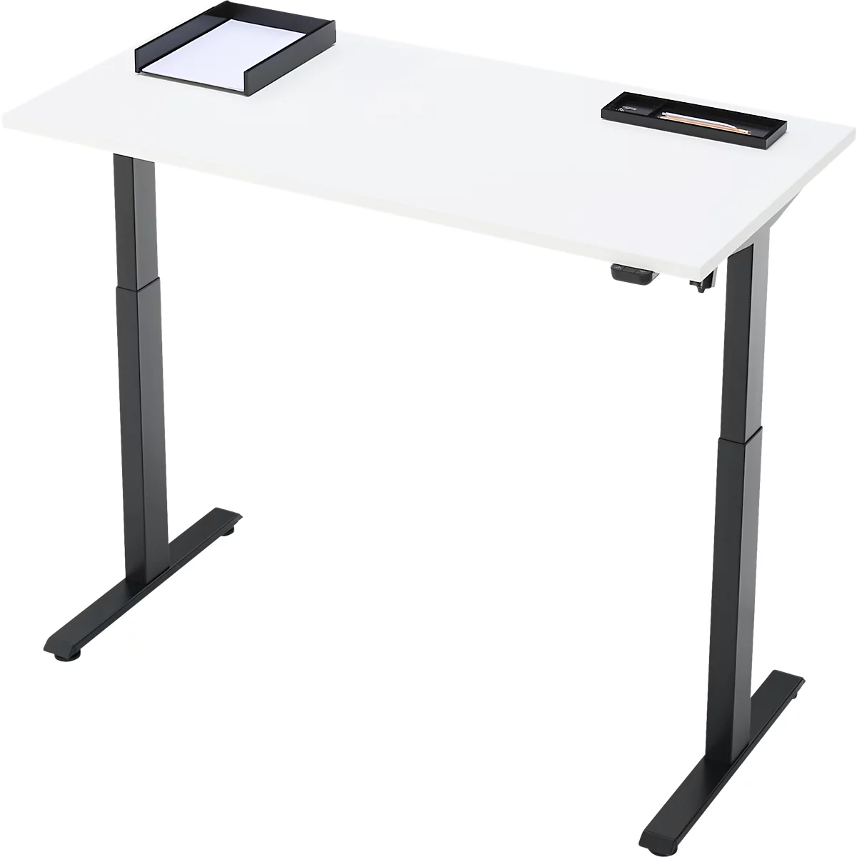 Een witte in hoogte verstelbare bureau met zwart frame. Er staan 