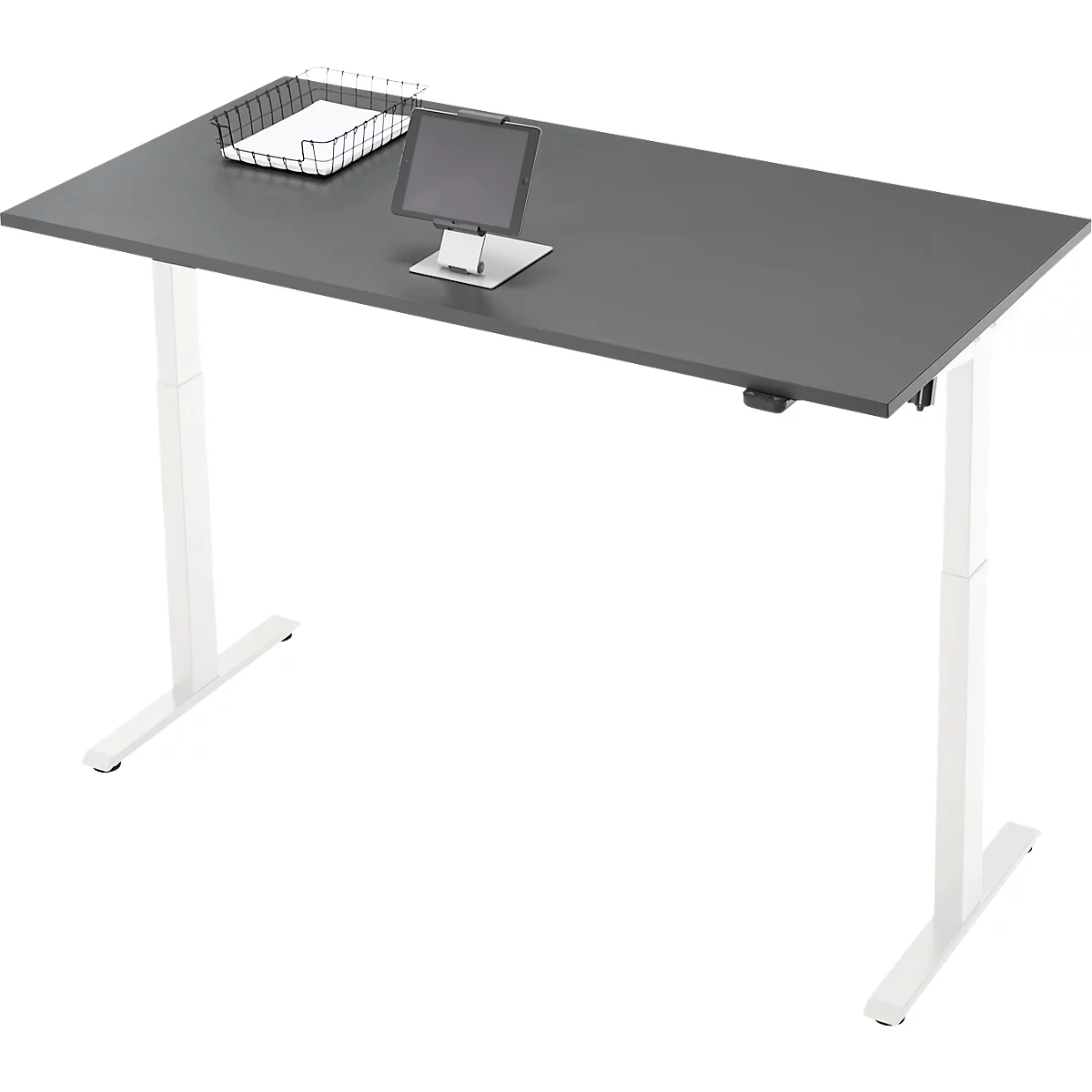 Grijze in hoogte verstelbare bureau met wit frame. Op het tafelblad liggen een tablet en een pennenbakje.
