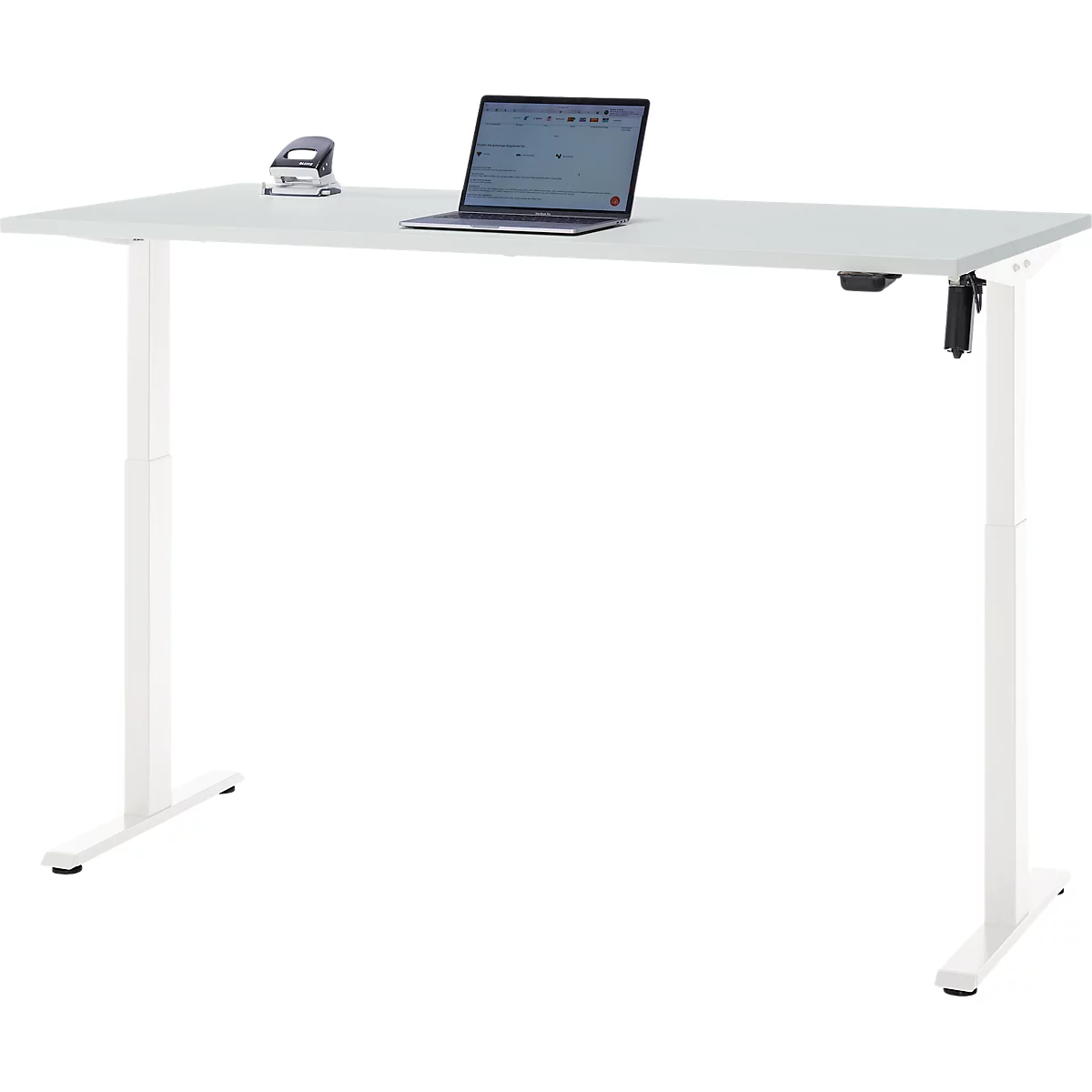 Witte in hoogte verstelbare bureau met laptop, nietmachine en kabel.