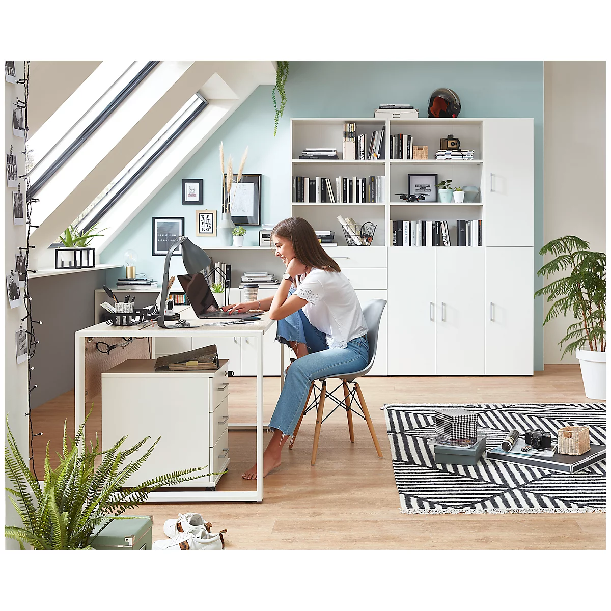 Bureau Home Office TEMPIO, rectangulaire, piètement traineau, L 1500 x P 800 x H 740 mm, chêne Sonoma/blanc