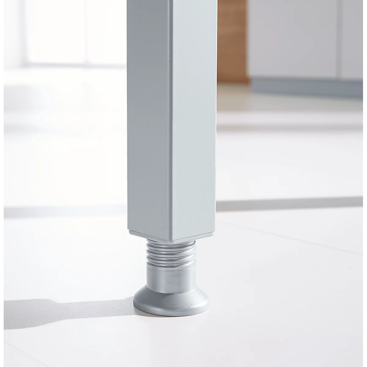Bureau MODENA FLEX, rechthoekig, 4-poots vierkante buis, B 1600 x D 800 x H 720-820 mm, beuken/wit aluminium