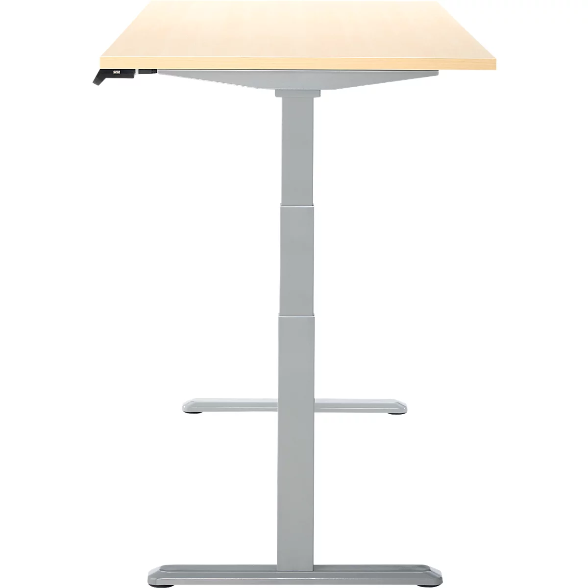 Un bureau réglable. Plateau de table en bois clair, cadre gris. Le bureau est représenté debout.