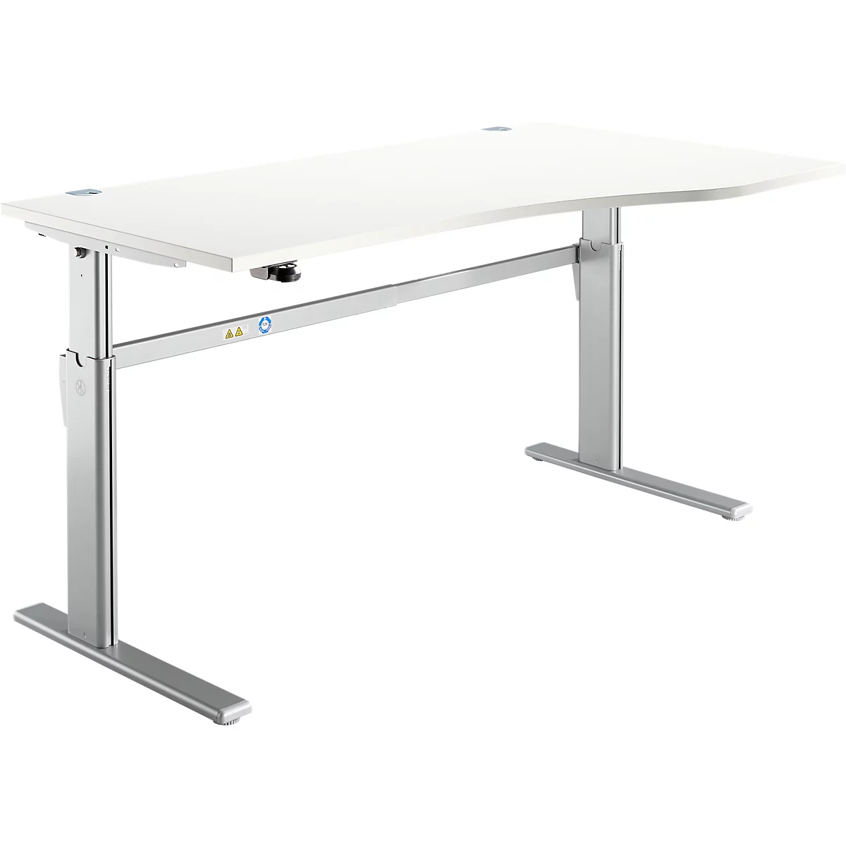 Un bureau blanc réglable en hauteur avec des pieds argentés et un plateau incurvé.