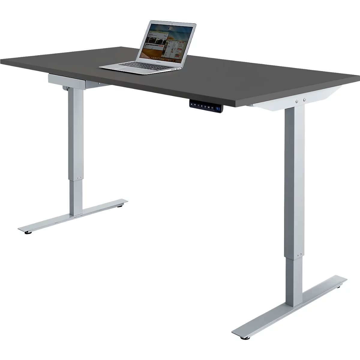 In hoogte verstelbaar bureau met laptop. Grijs tafelblad, lichte poten. Er staat een laptop op het bureau.