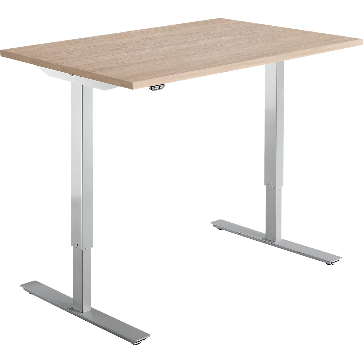 Un bureau réglable en hauteur avec un plateau en bois clair et des pieds argentés, sur fond blanc.