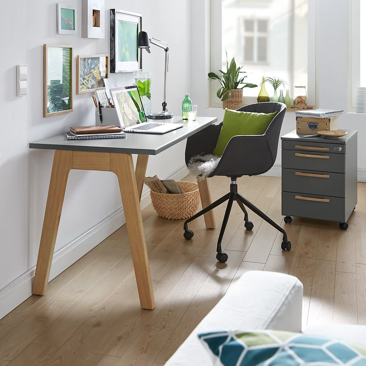 Bureau Start Off Wood, rectangulaire, pied A, L 1300 x P 650 x H 735 mm, effet graphite/bois