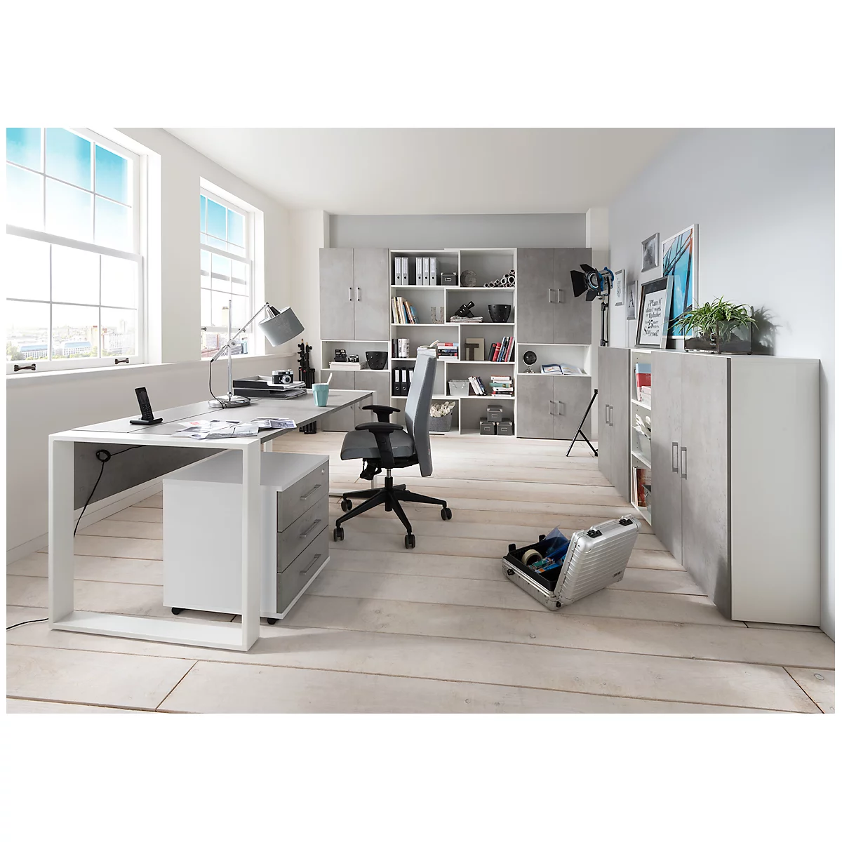 Bureau TEMPIO - l. 1200 x P 800 x H 740 mm - avec support pour guide-câbles - blanc