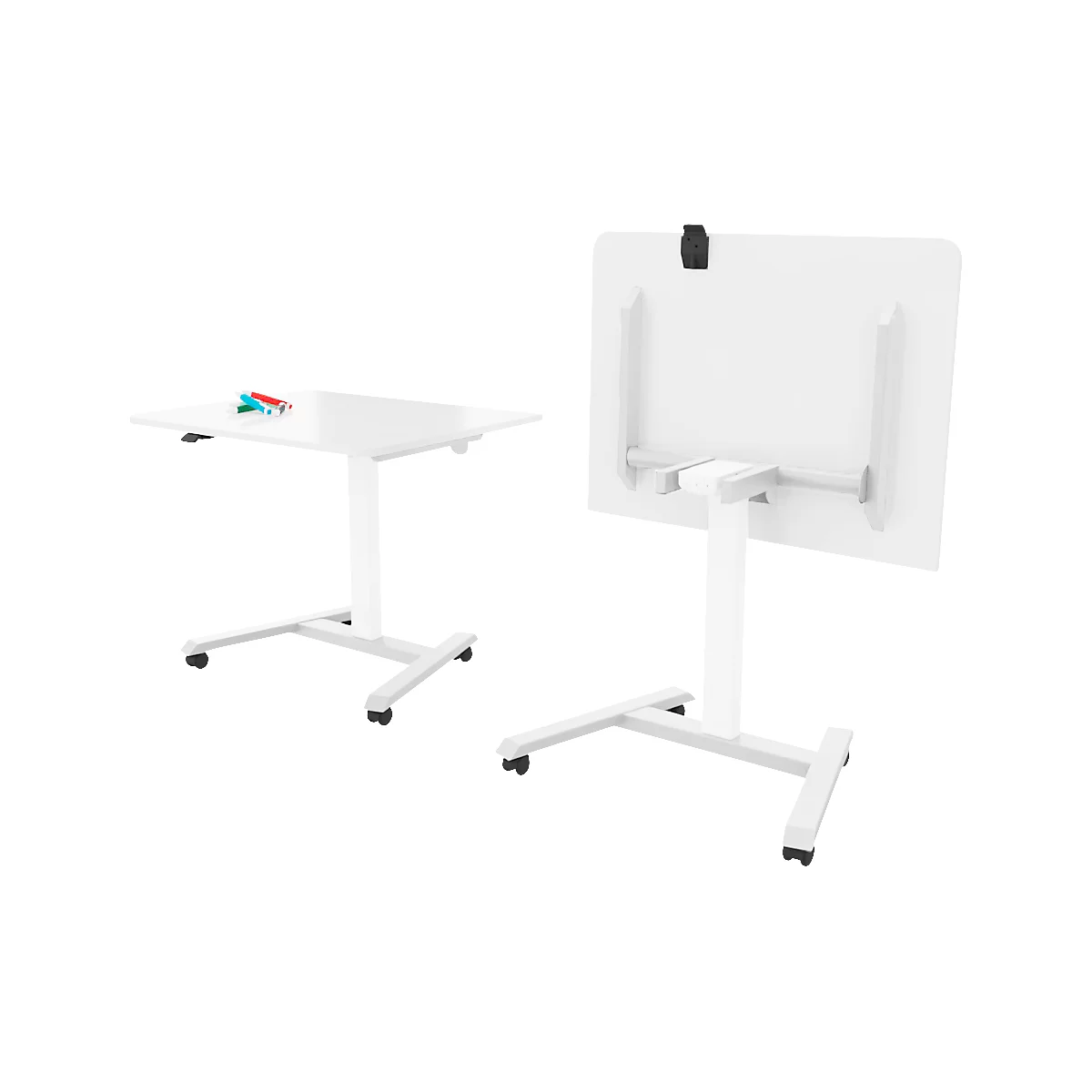Deux bureaux debout blancs à roulettes, un avec des stylos, un avec une caméra, sur fond blanc. Les deux sont réglables en hauteur.