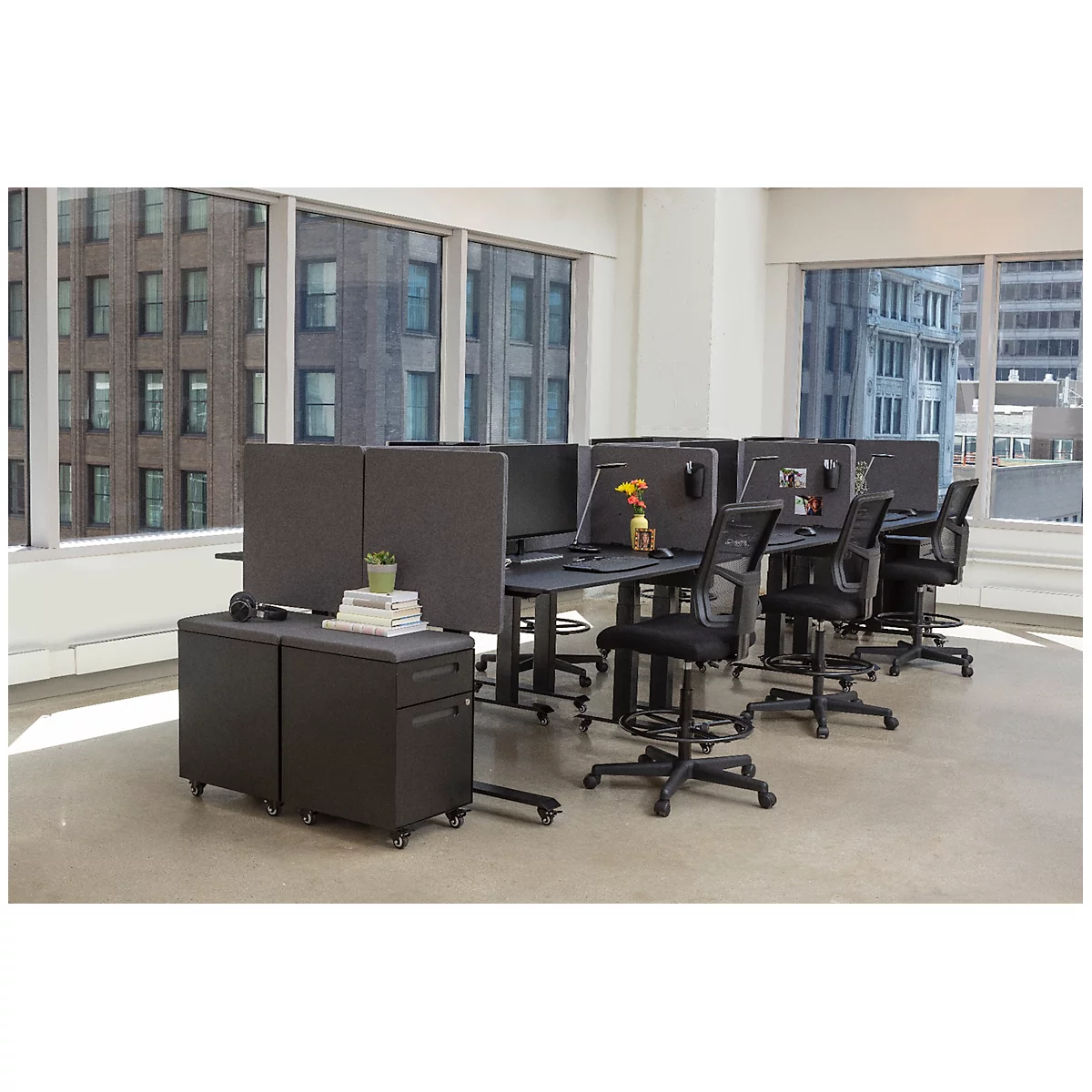 Bureauwand Luxor, klembevestiging, geluidsabsorptie tot 85 %, ca. 3 kg, B 600 x D 20 x H 600 mm, PET &amp; staal, leigrijs